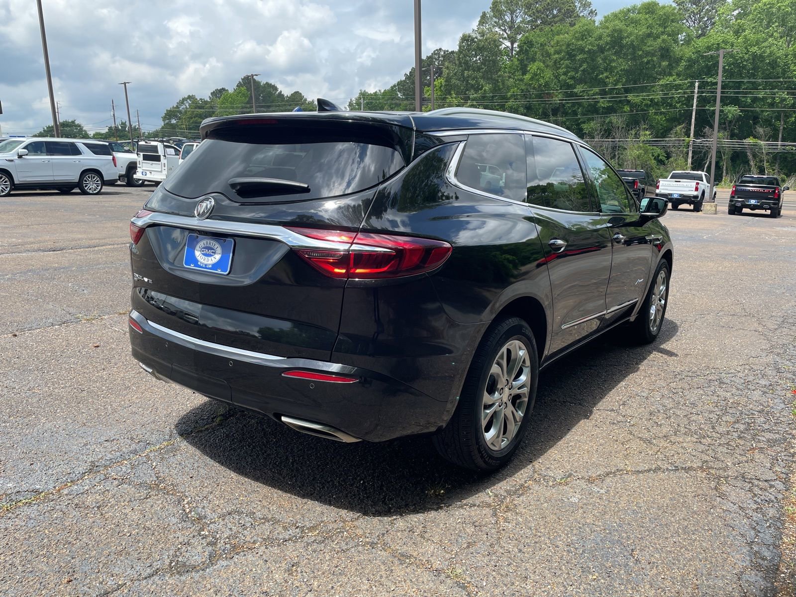 Used 2020 Buick Enclave Avenir w/ Avenir Technology Package image 5