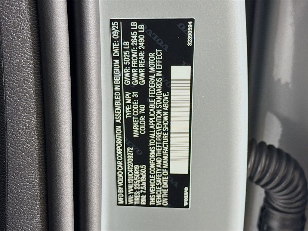 Used 2026 Volvo XC40 B5 Plus w/ Protection Package Premier image 32