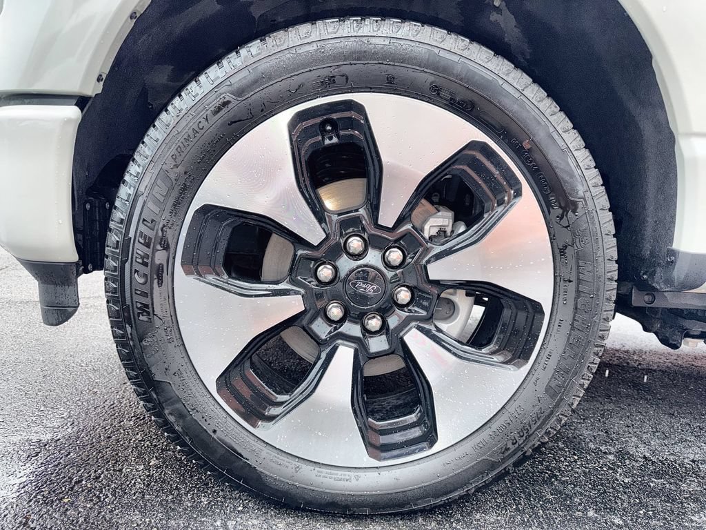 Used 2025 Ford F150 Lightning Platinum AWD/4WD image 19