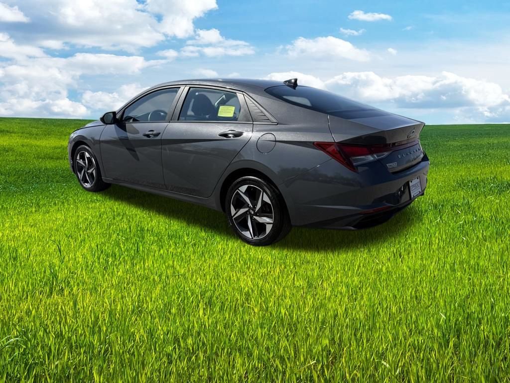 Used 2023 Hyundai Elantra SEL w/ Convenience Package FWD image 7