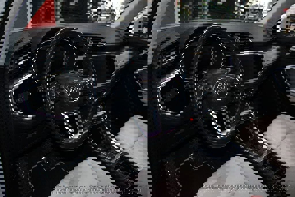 Used 2020 Audi Q3 2.0T Premium image 11