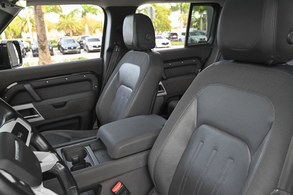 Used 2021 Land Rover Defender 110 SE image 12