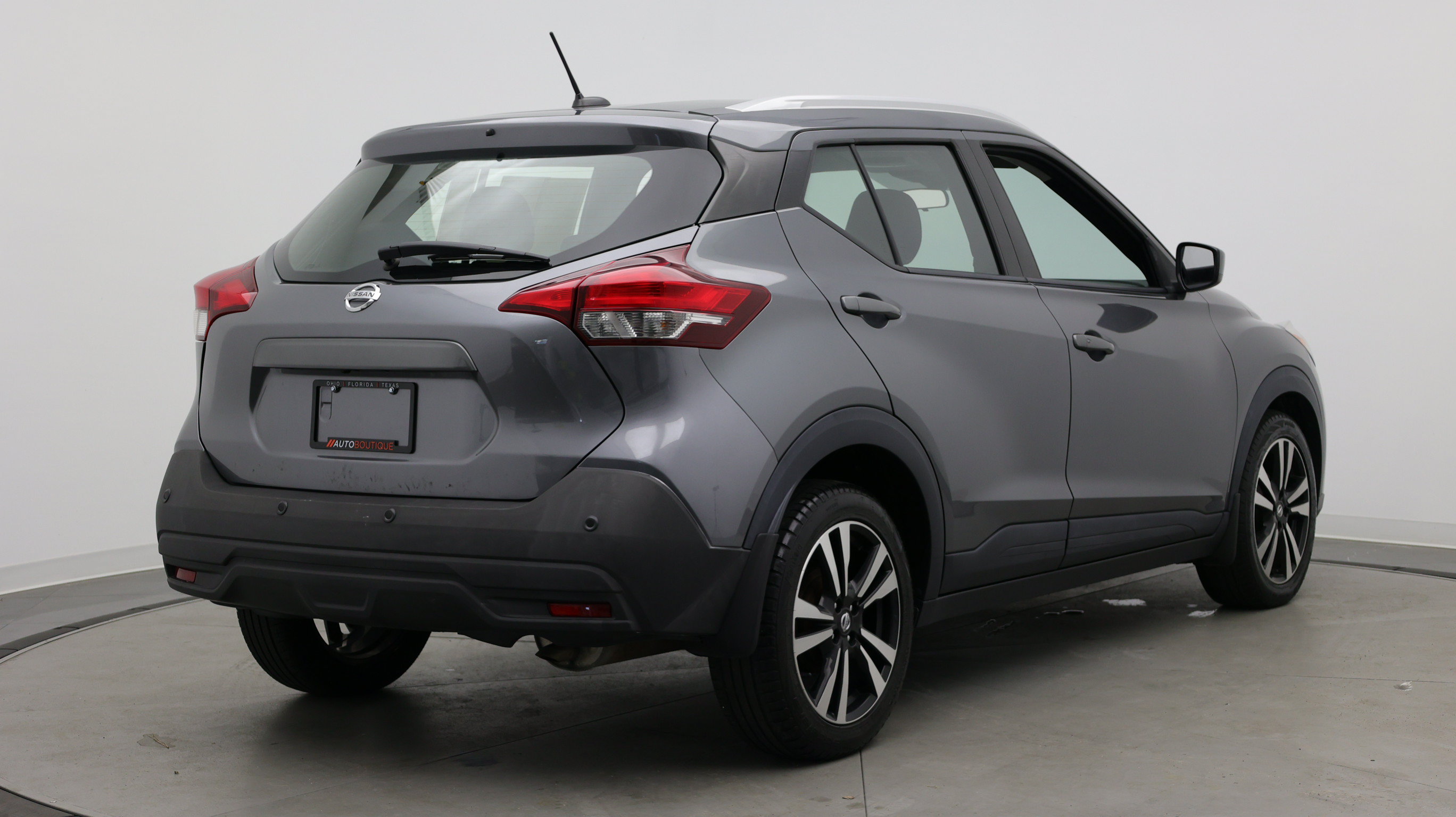 Used 2020 Nissan Kicks SV FWD image 7