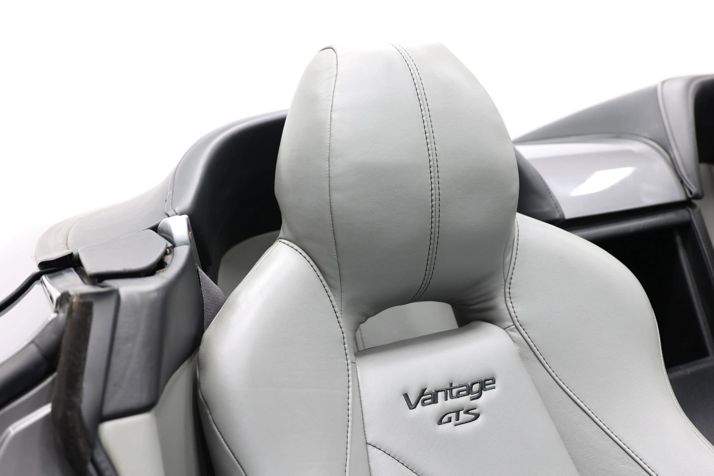 Used 2016 Aston Martin V8 Vantage S RWD image 50