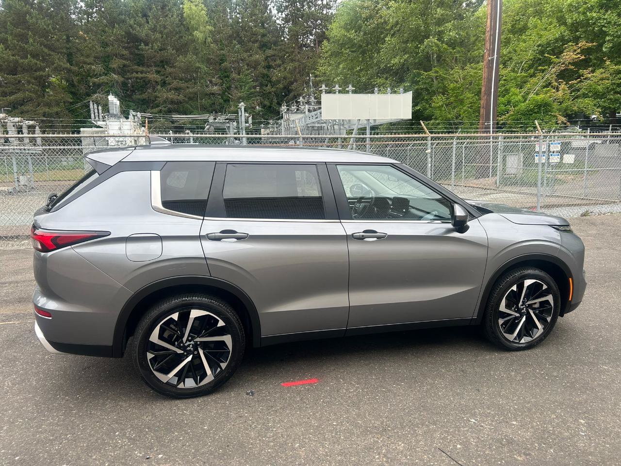 Used 2023 Mitsubishi Outlander SE AWD/4WD image 4