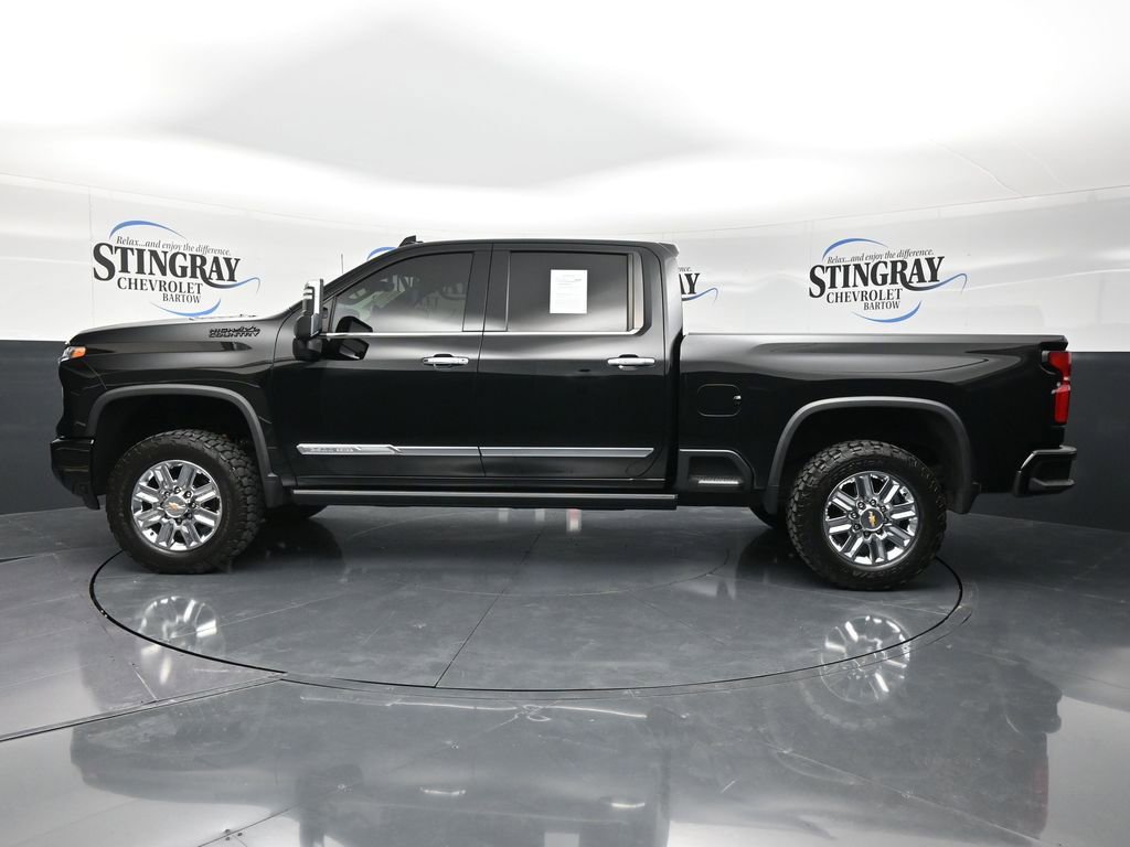 Used 2024 Chevrolet Silverado 2500 High Country w/ High Country Premium Package AWD/4WD image 4