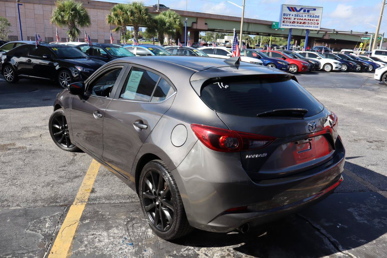 Used 2018 MAZDA MAZDA3 Grand Touring w/ Premium Equipment Package FWD image 5