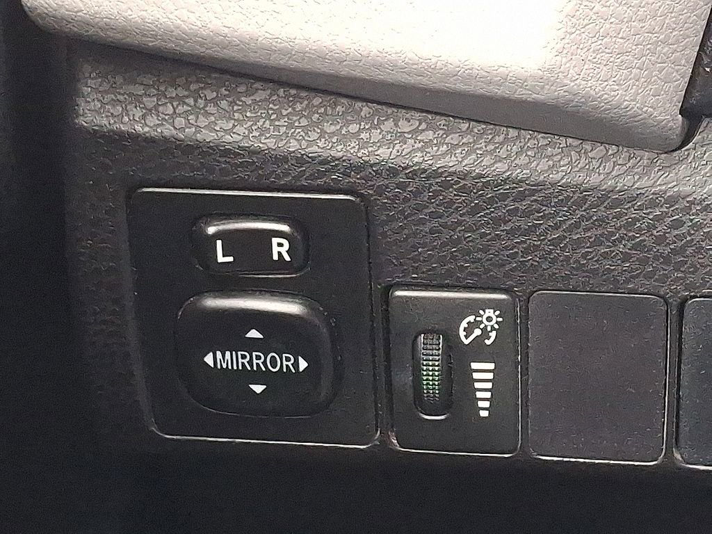 Used 2016 Toyota Corolla LE image 26