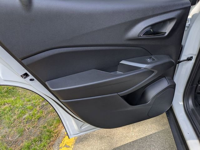 New 2026 Chevrolet Trax RS w/ Sunroof Package FWD image 23