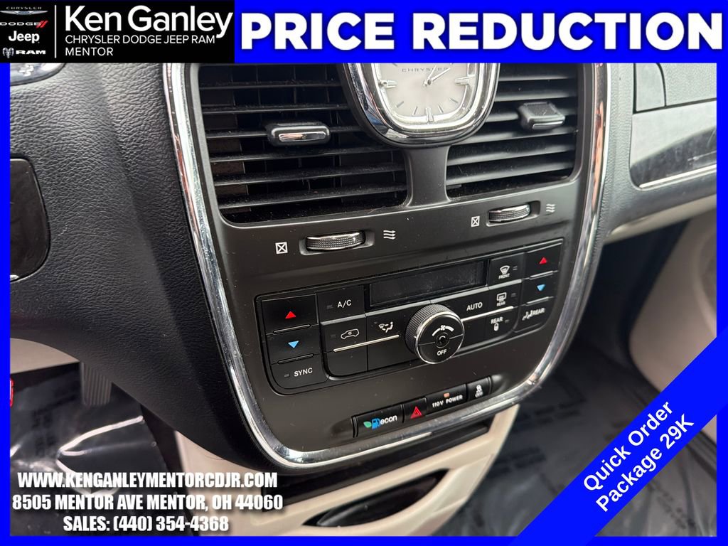 Used 2011 Chrysler Town & Country Touring FWD image 16