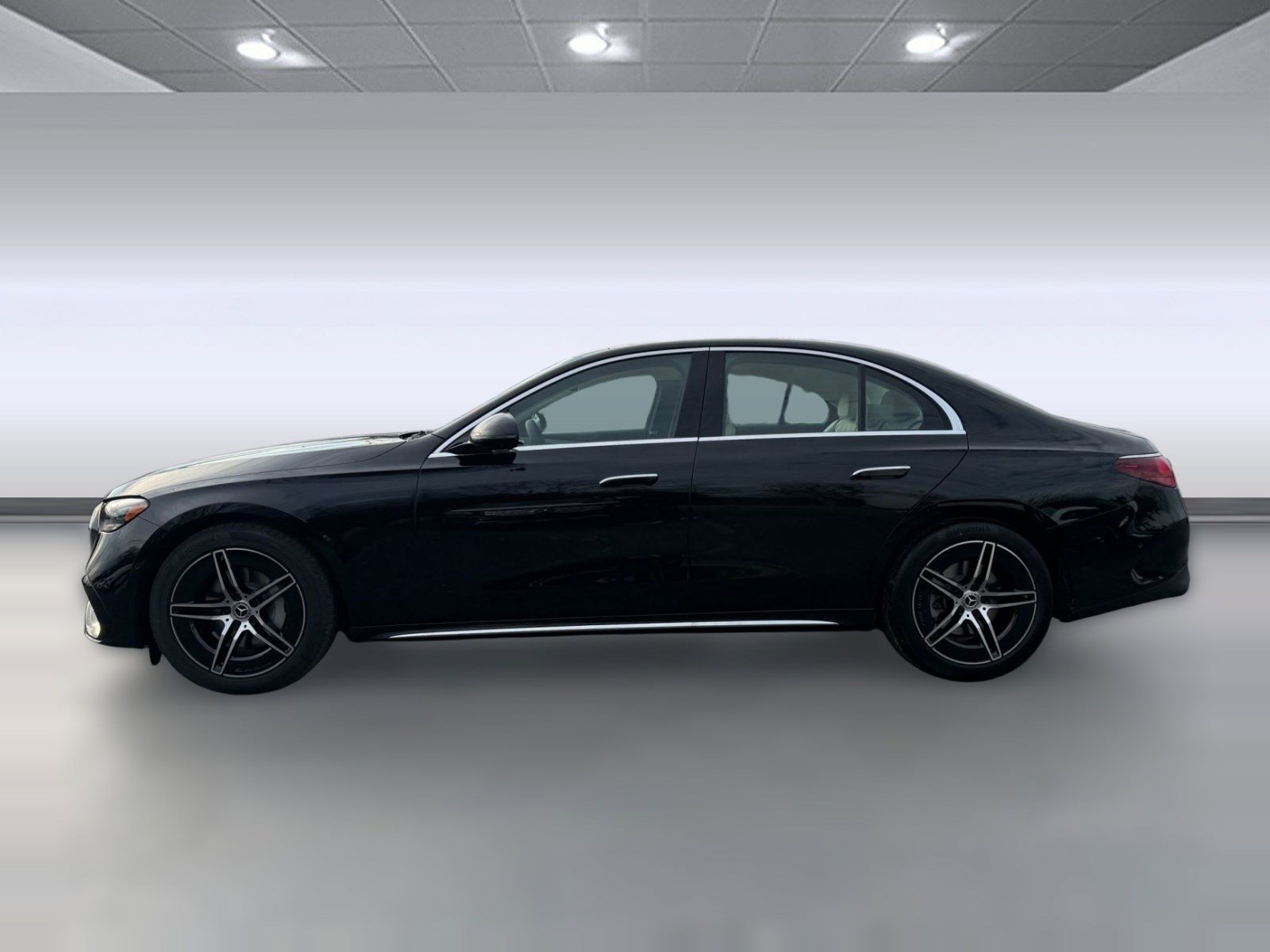 Used 2026 Mercedes-Benz E 350 4MATIC Sedan image 2