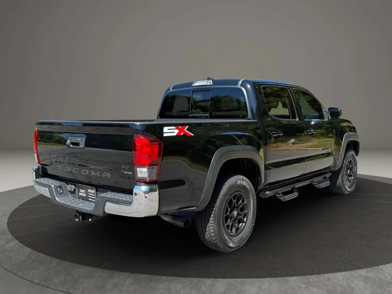 Used 2023 Toyota Tacoma SR5 RWD image 9