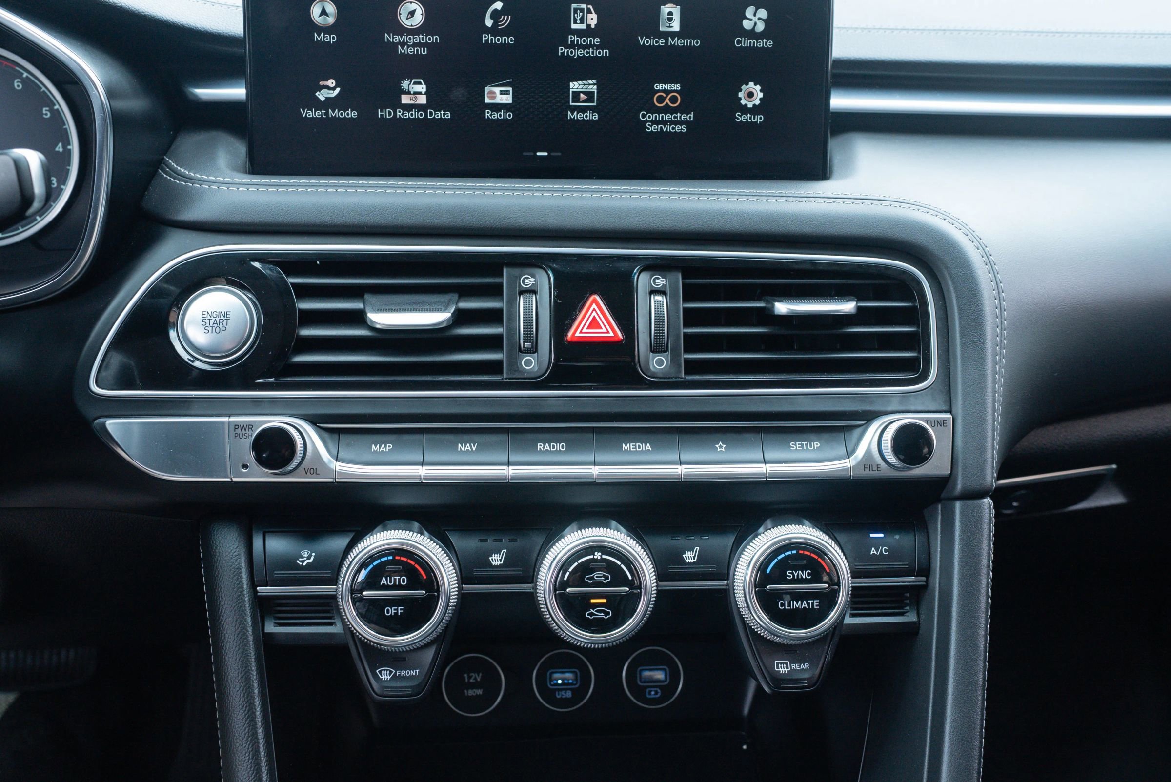 Used 2023 Genesis G70 2.0T image 30