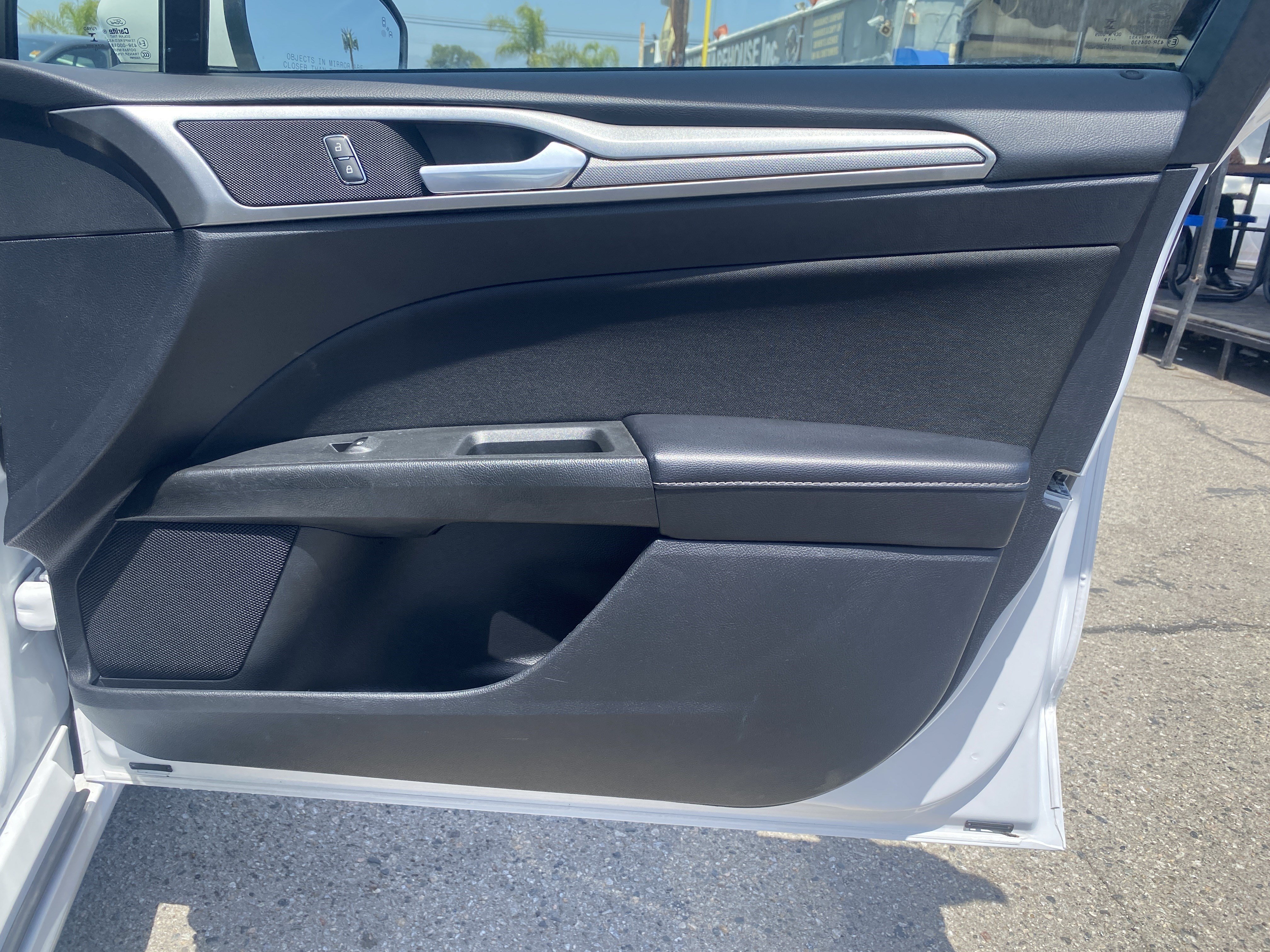 Used 2019 Ford Fusion SE FWD image 27