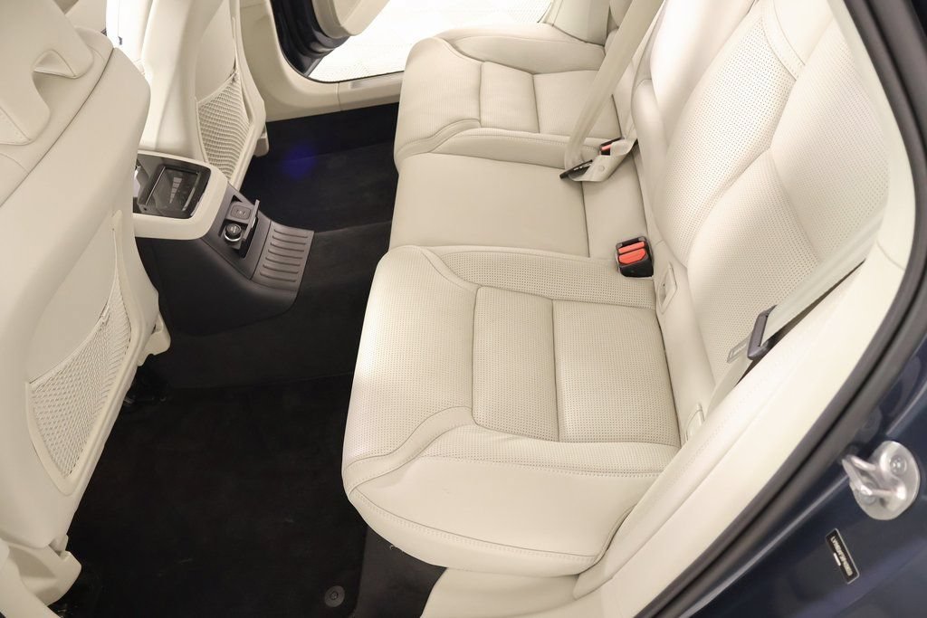 Used 2024 Volvo S90 T8 Ultimate w/ Lounge Package AWD/4WD image 12