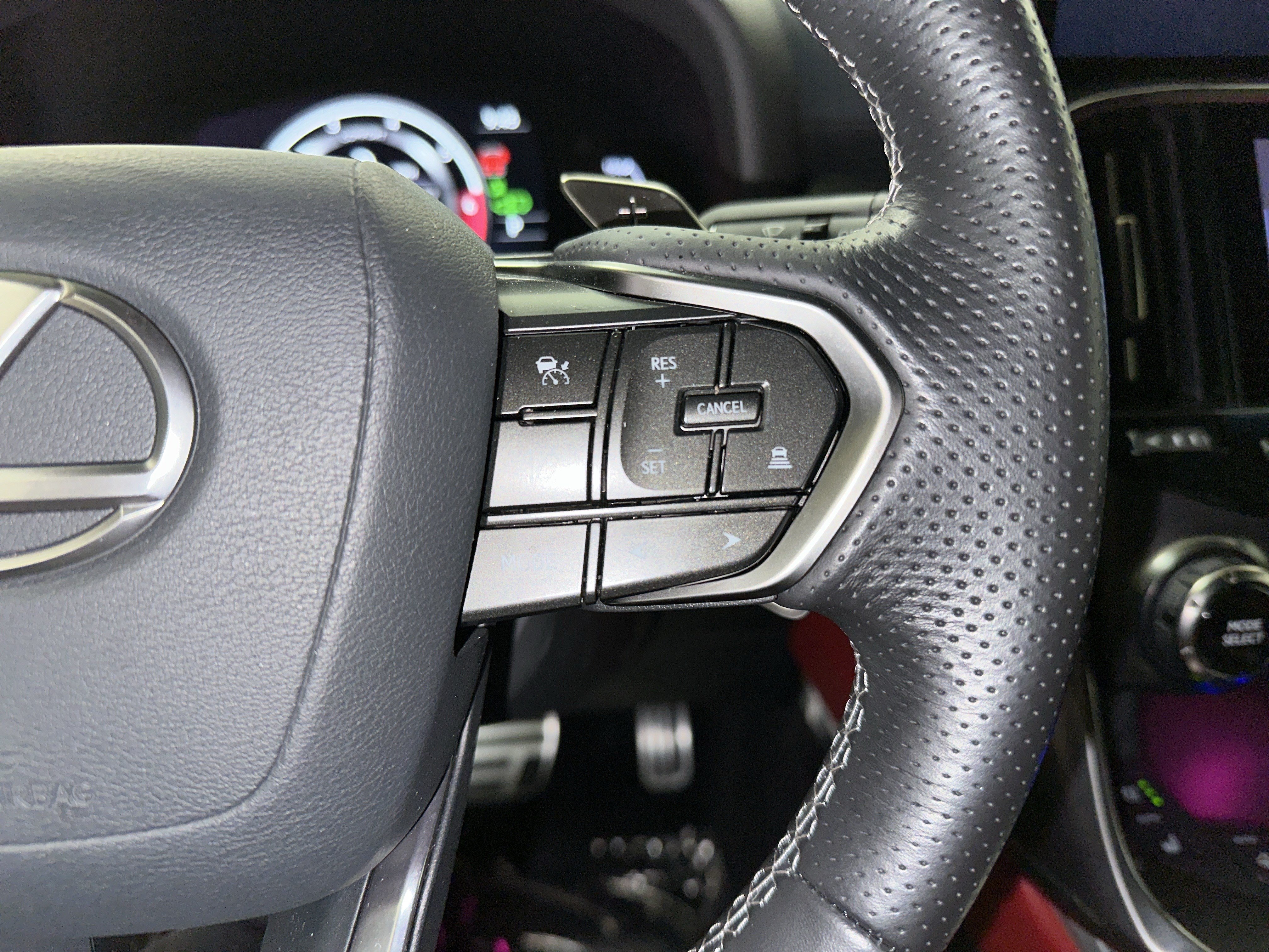 Used 2024 Lexus LX 600 F Sport AWD/4WD image 20
