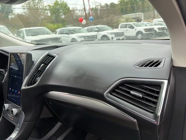 Used 2022 Ford Edge Titanium image 8