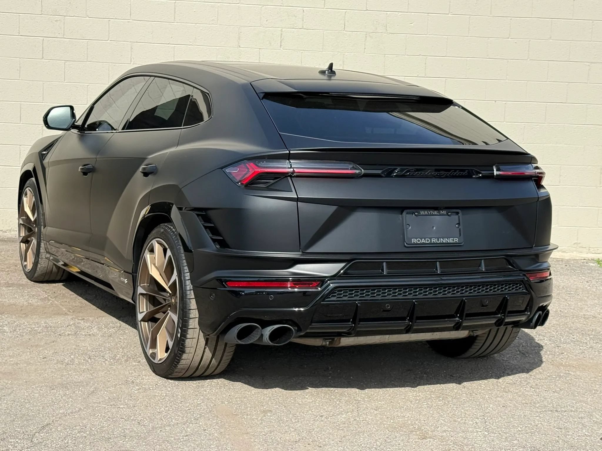 Used 2023 Lamborghini Urus S AWD/4WD image 7