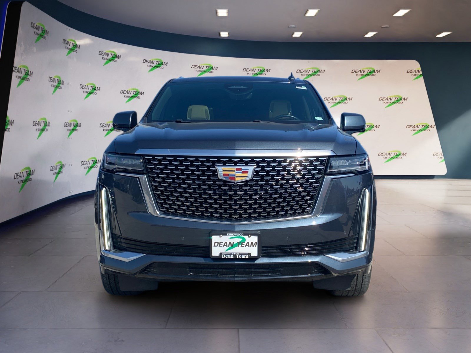 Used 2021 Cadillac Escalade ESV Premium Luxury image 2