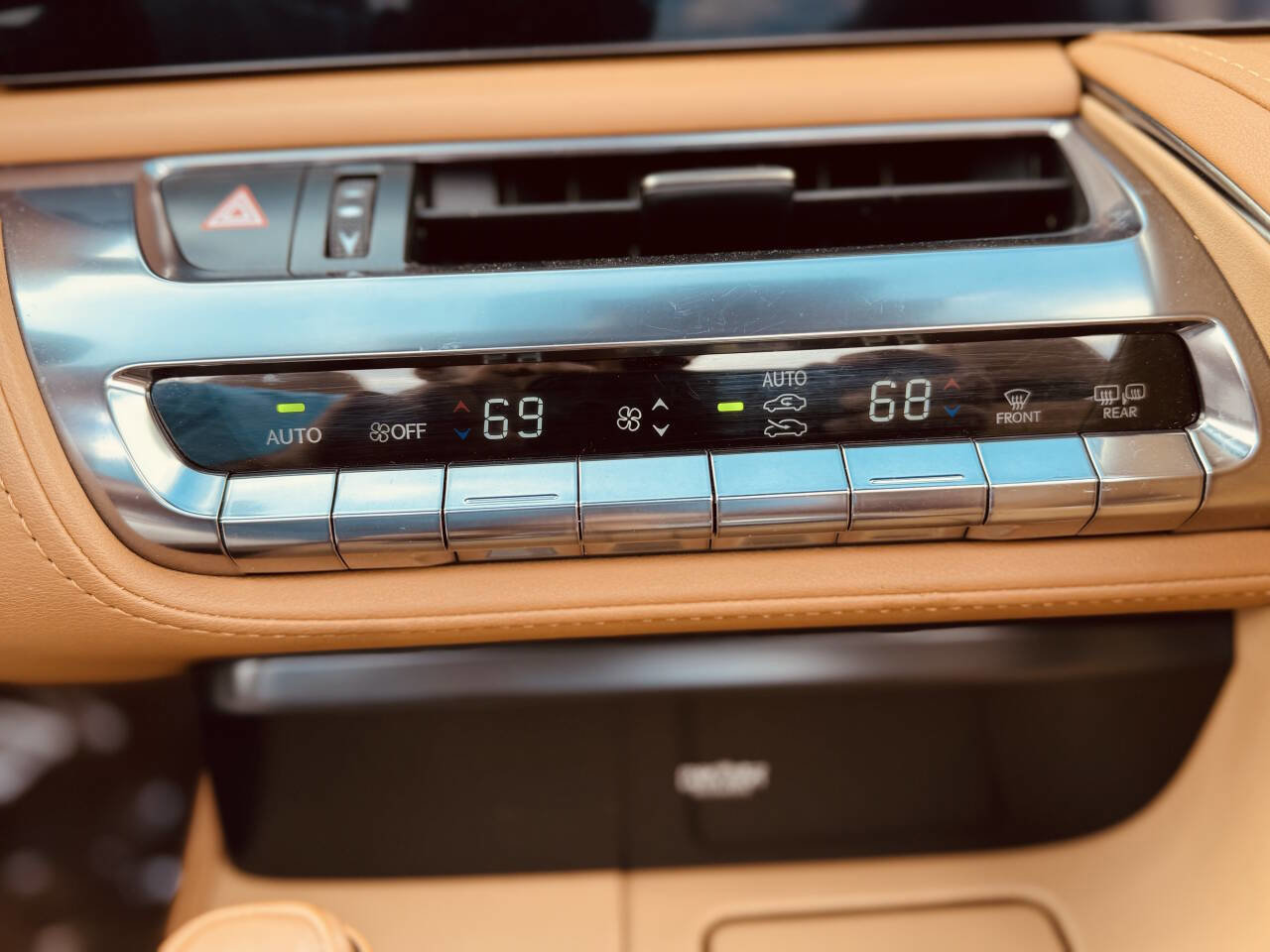 Used 2024 Lexus LC 500 Base 2dr Convertible w/ Touring Package image 25