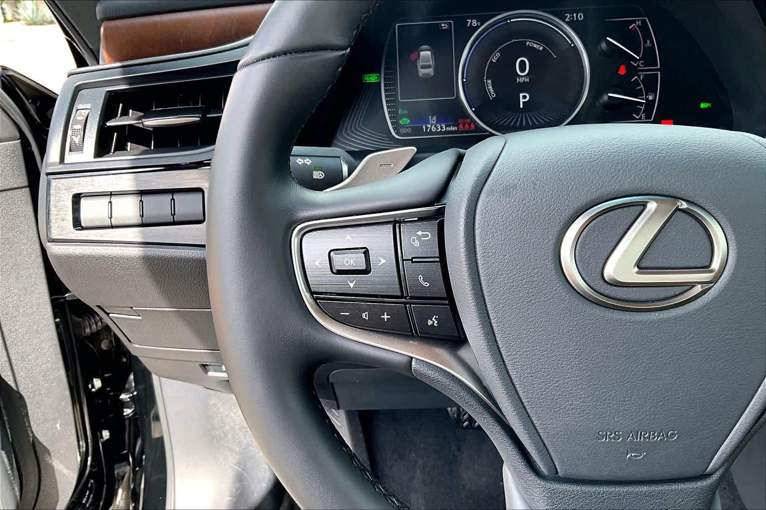 Used 2025 Lexus ES 300h w/ Premium Package FWD image 22