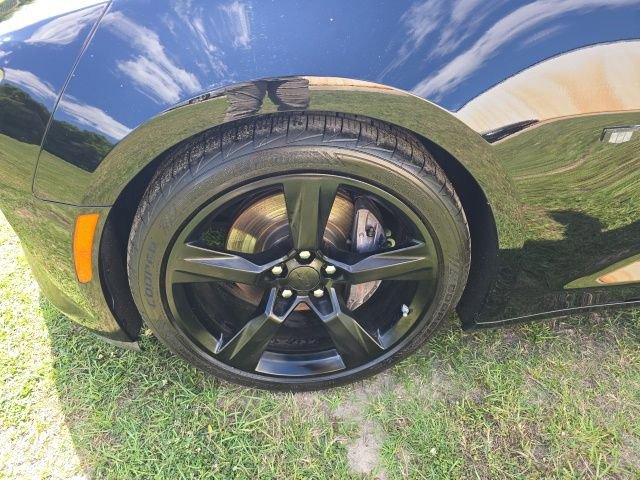 Used 2016 Chevrolet Camaro SS RWD image 2