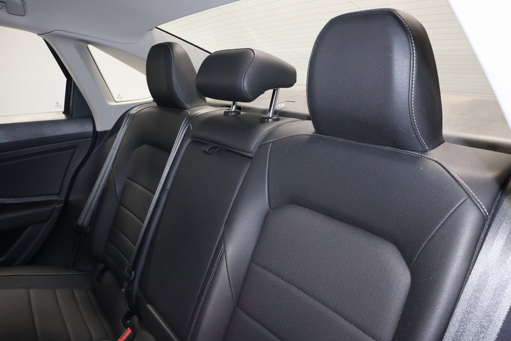 Used 2021 Volkswagen Jetta SE w/ SE Cold Weather Package image 21