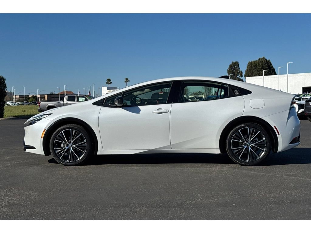 Used 2024 Toyota Prius XLE image 7