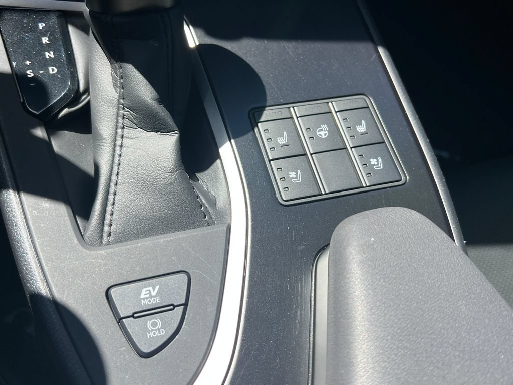 Used 2024 Lexus UX 250h F Sport FWD image 36