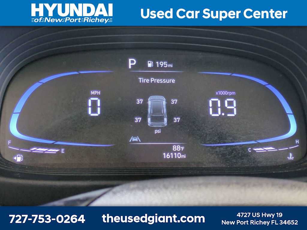 Certified 2024 Hyundai Venue Limited FWD image 28
