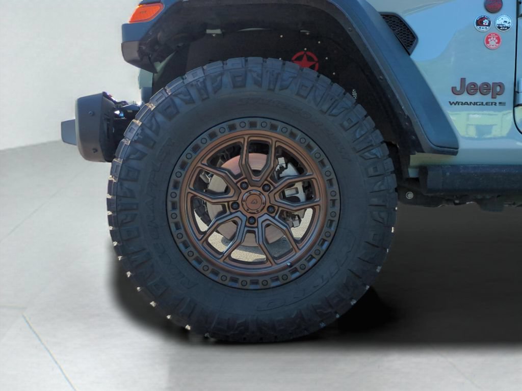 Used 2024 Jeep Wrangler Unlimited Rubicon w/ XTREMEE 35" Tire Package AWD/4WD image 27