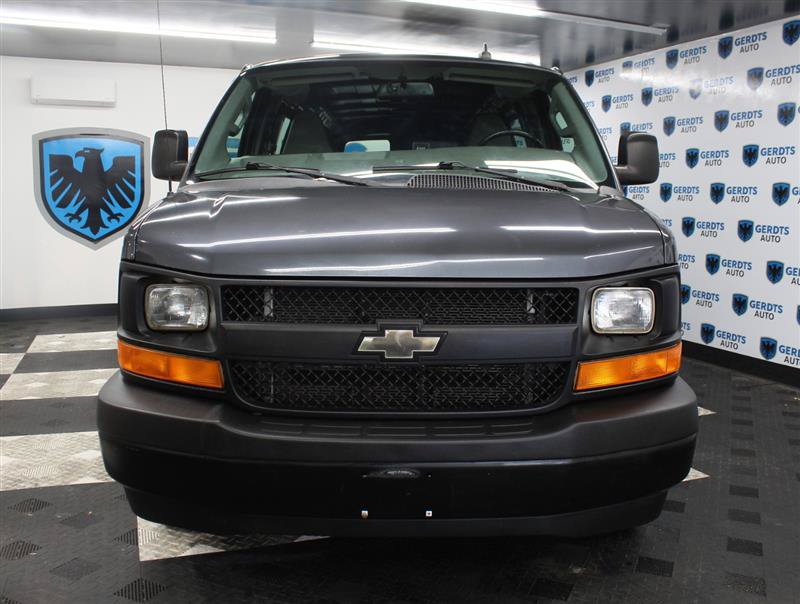 Used 2017 Chevrolet Express 3500 Extended RWD image 6