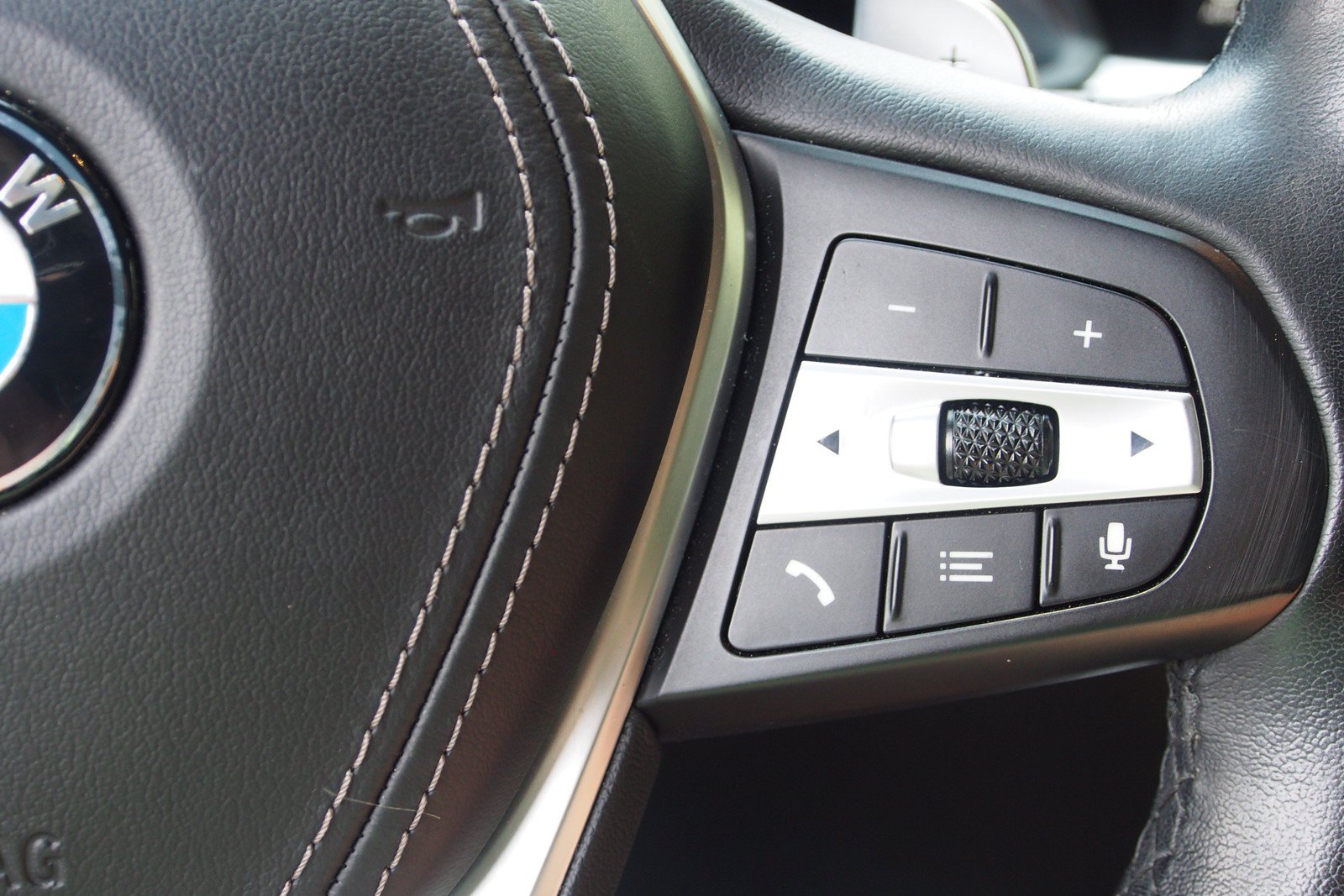 Used 2022 BMW X5 sDrive40i w/ Premium Package RWD image 25