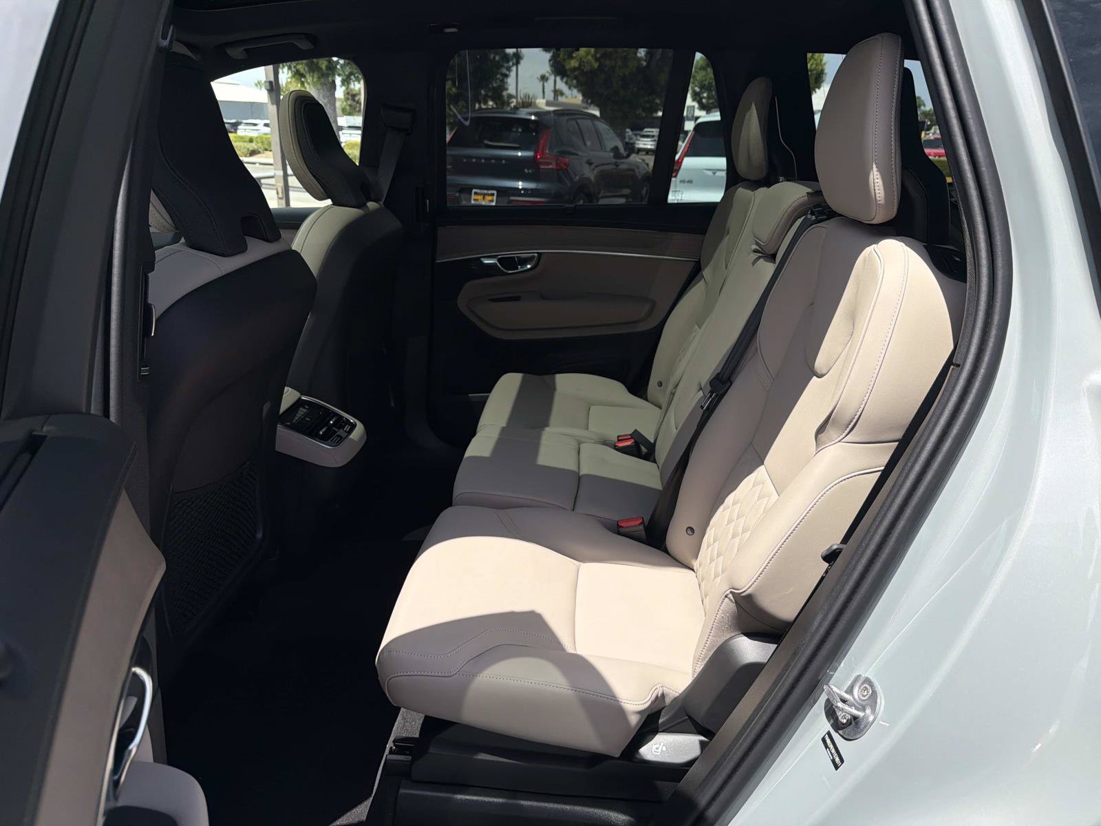 New 2027 Volvo XC90 B6 Plus AWD/4WD image 17