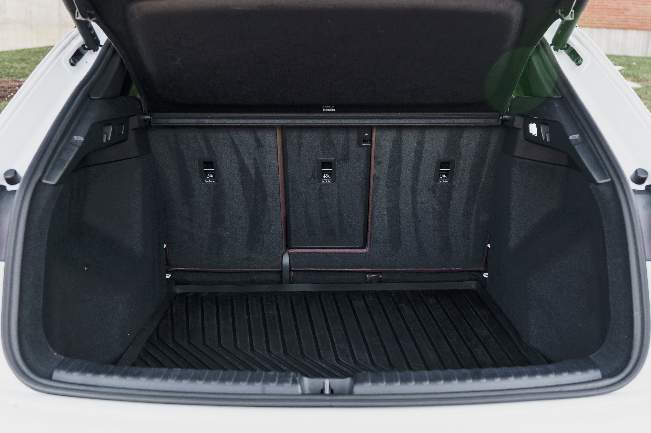 Used 2024 Audi Q4 e-tron Premium image 26