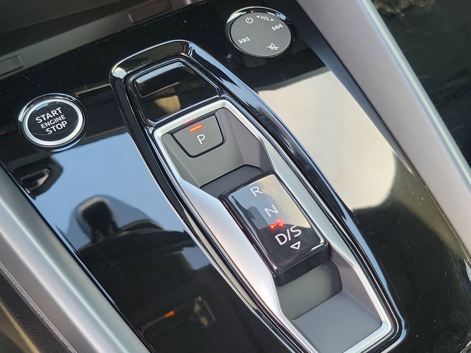 Used 2025 Audi A3 2.0T Premium Plus w/ Premium Plus Package image 27