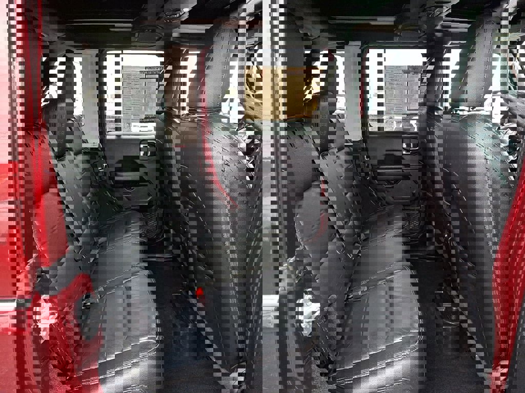 Used 2021 Jeep Wrangler Unlimited Sahara image 14