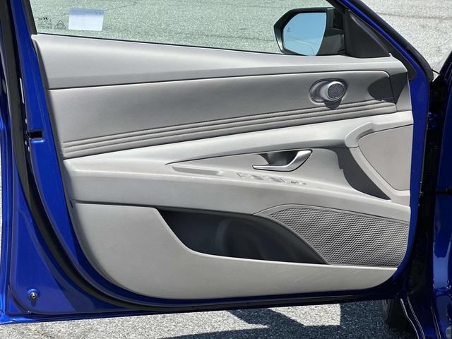 Certified 2025 Hyundai Elantra Sport FWD image 13