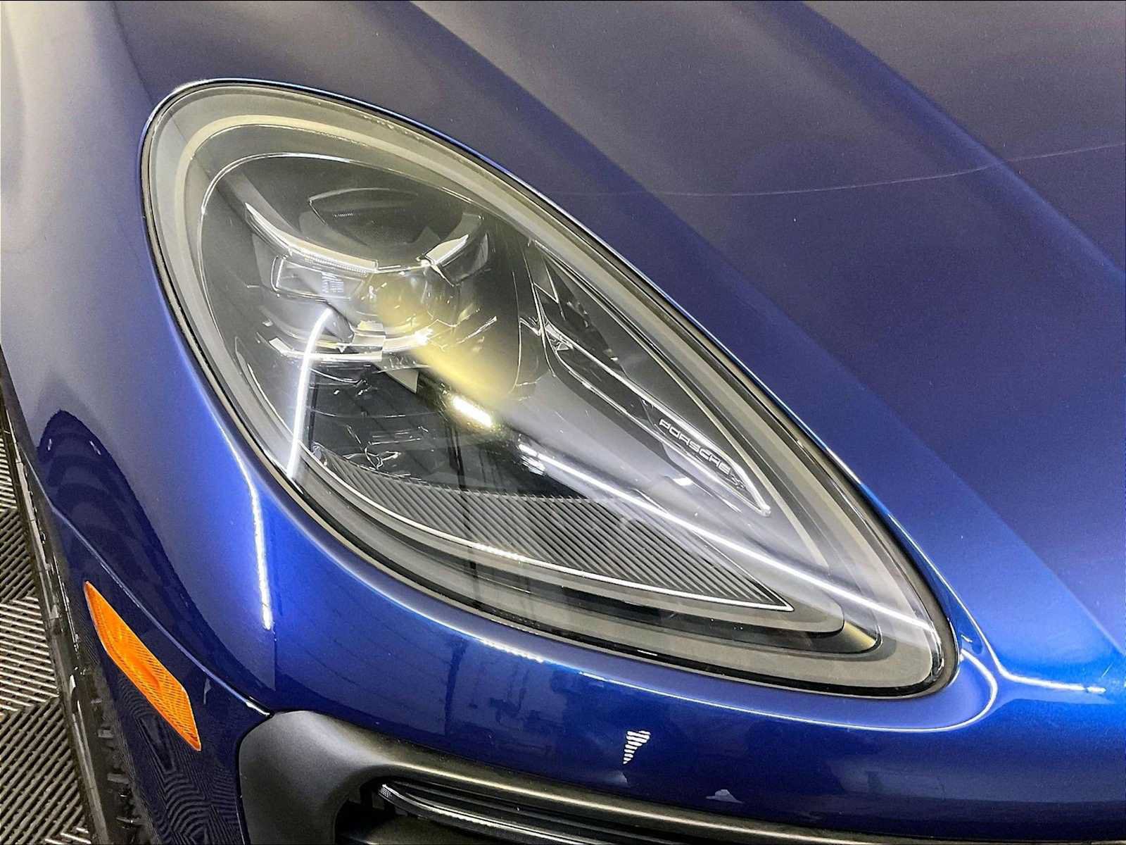 Certified 2023 Porsche Macan S AWD/4WD image 12