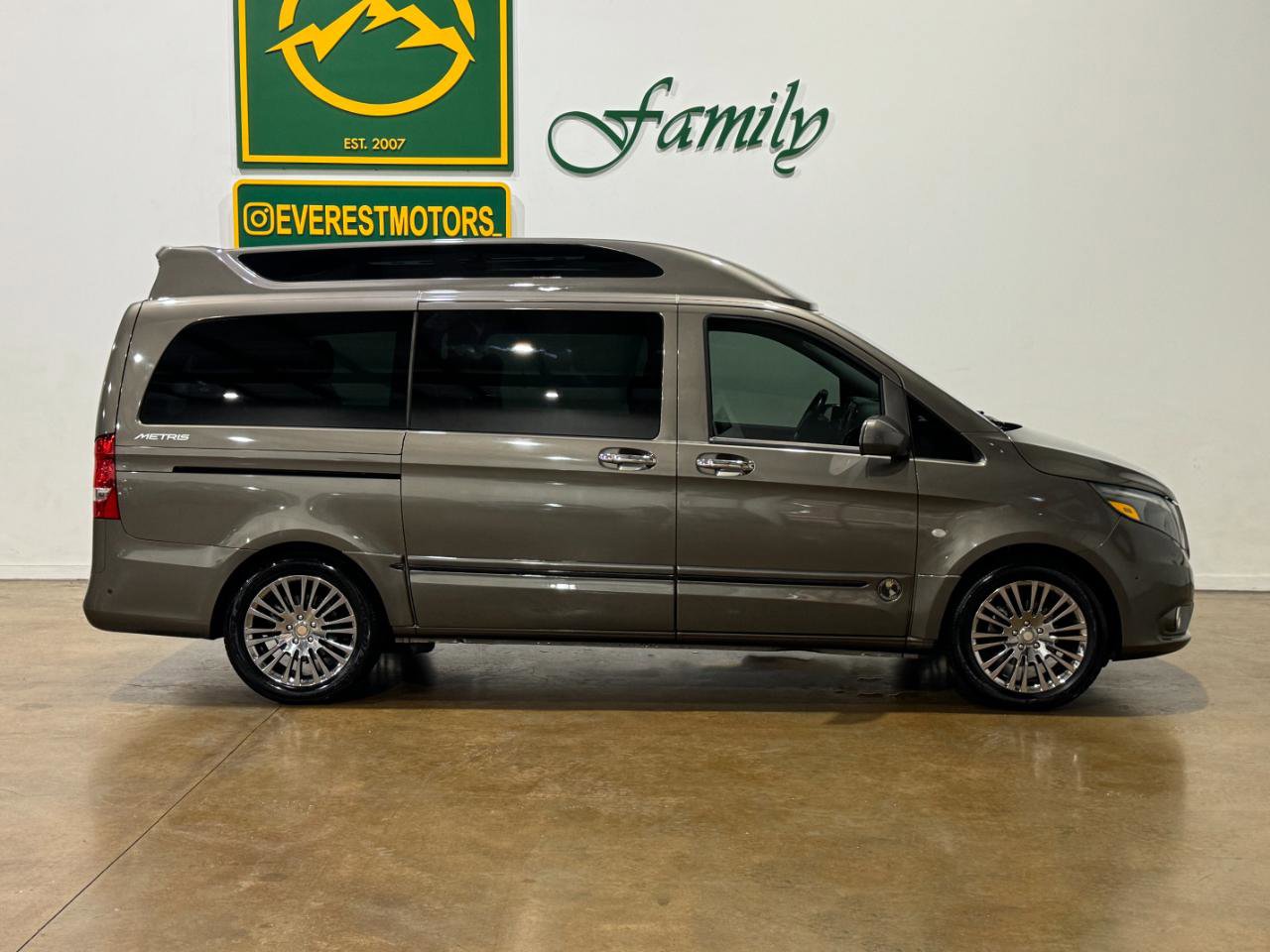 Used 2016 Mercedes-Benz Metris Passenger image 8
