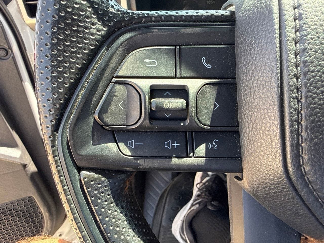Used 2025 Toyota Tacoma SR RWD image 27