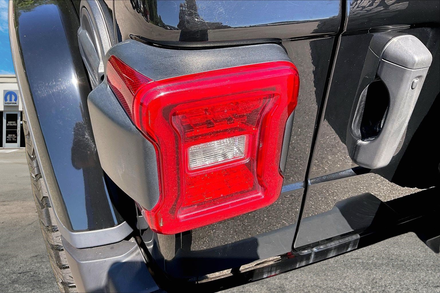 Used 2022 Jeep Wrangler Rubicon w/ LED Lighting Group AWD/4WD image 27