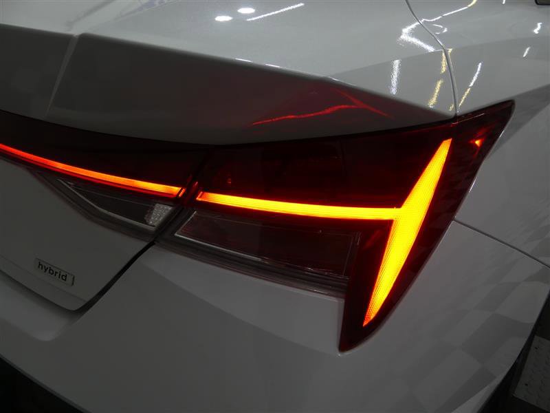 Used 2024 Hyundai Elantra Limited image 15