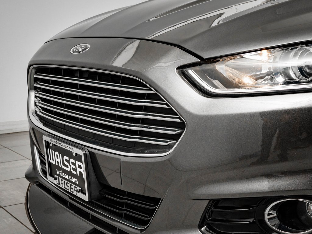 Used 2015 Ford Fusion Titanium image 3