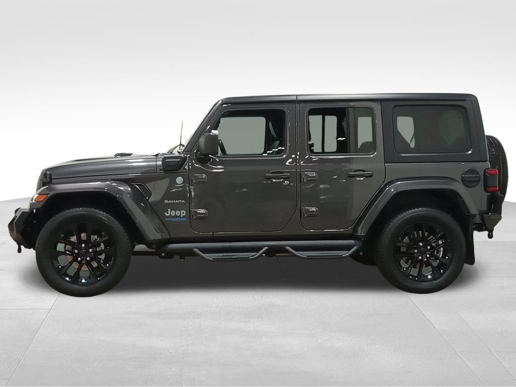 Used 2022 Jeep Wrangler Unlimited Sahara w/ Cold Weather Group AWD/4WD image 9