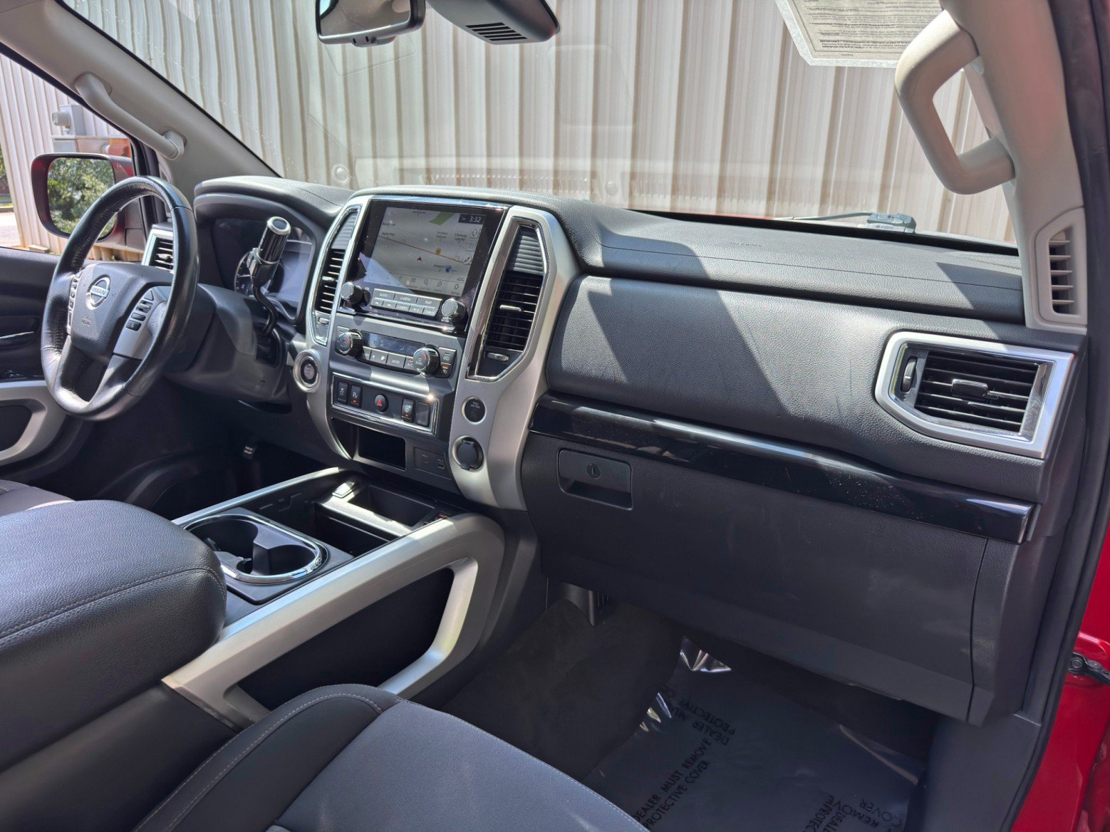 Used 2021 Nissan Titan SV w/ SV Convenience Package RWD image 13