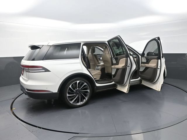 Used 2020 Lincoln Aviator Reserve w/ Equipment Group 202A AWD/4WD image 45