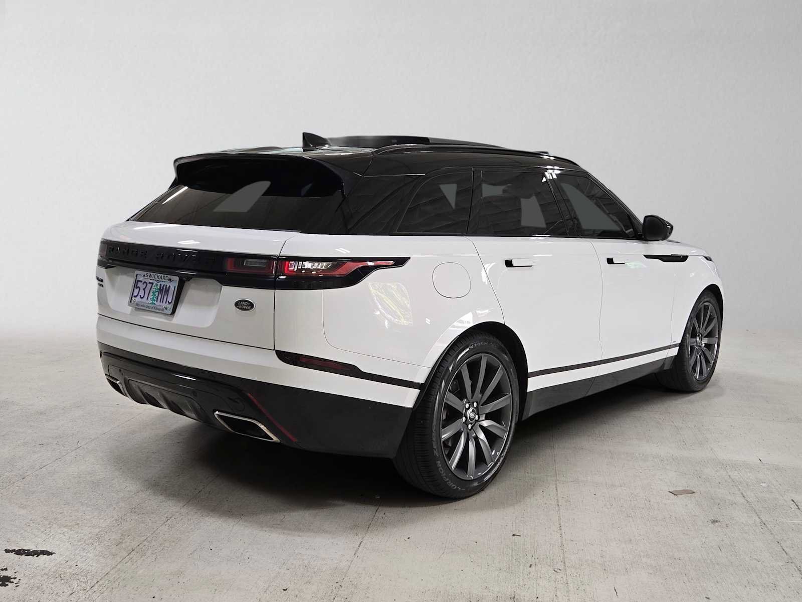 Used 2019 Land Rover Range Rover Velar R-Dynamic HSE AWD/4WD image 3