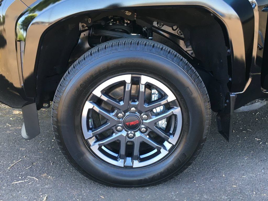 Used 2024 Toyota Tacoma TRD Sport AWD/4WD image 36