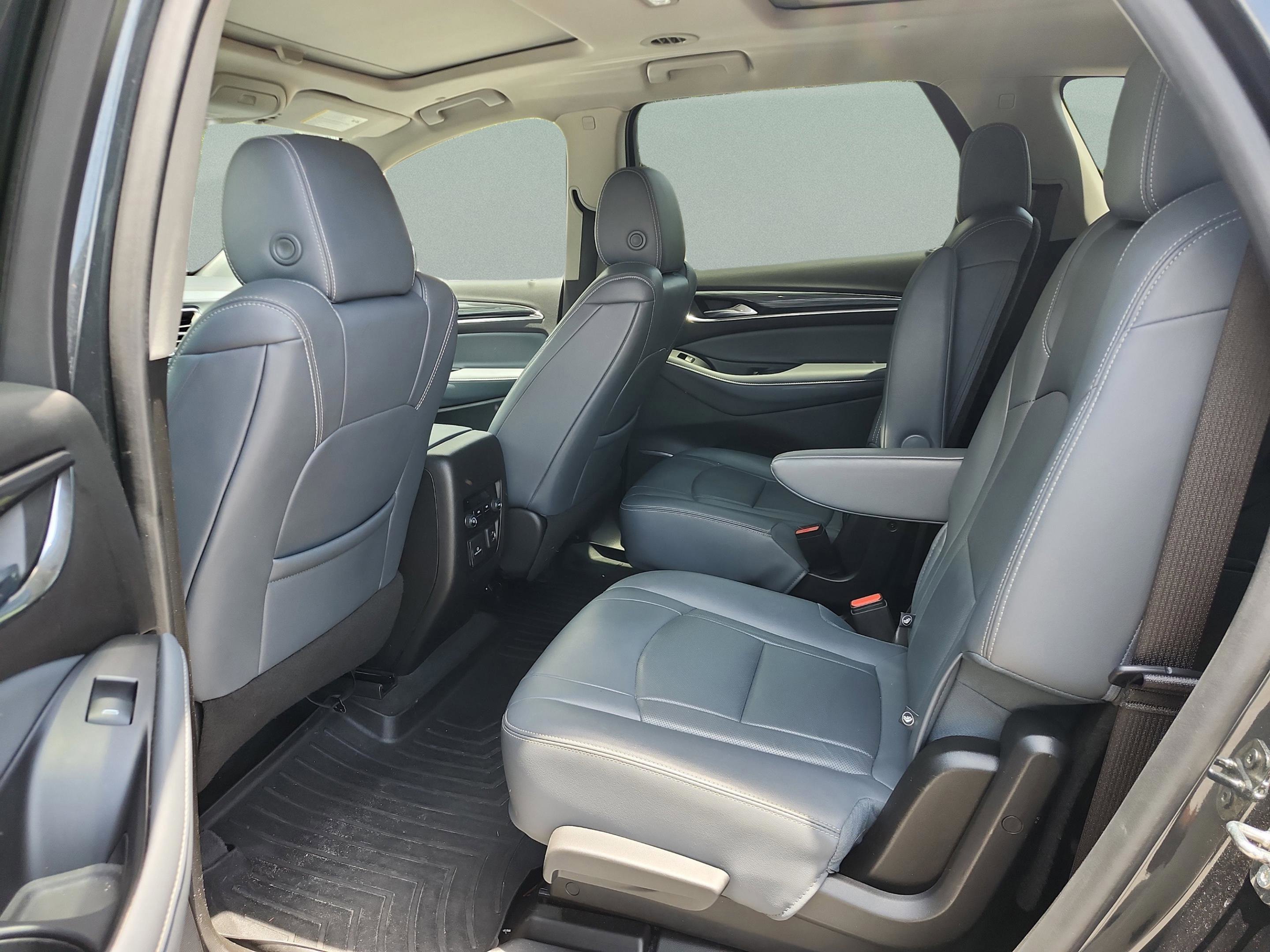 Used 2021 Buick Enclave Essence w/ Sound and Sites Package AWD/4WD image 18